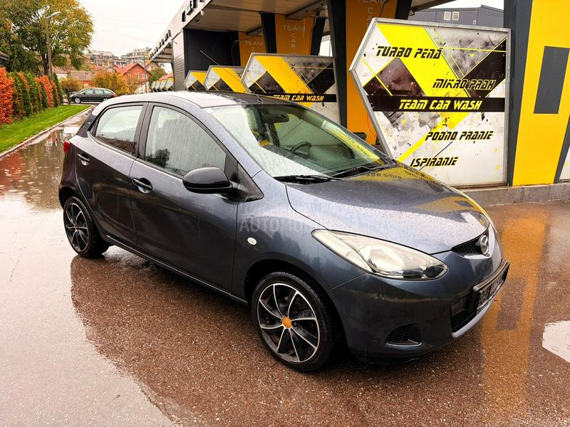 Mazda 2 