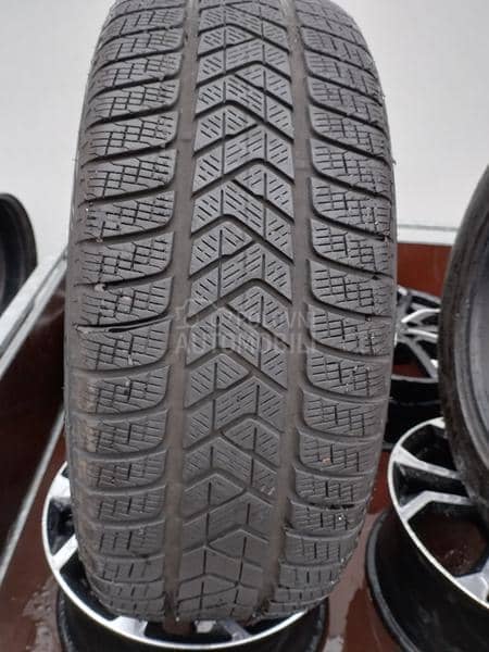 Pirelli 235/60 R18 Zimska
