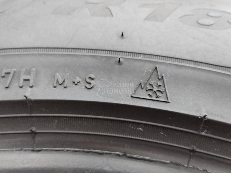 Pirelli 235/60 R18 Zimska