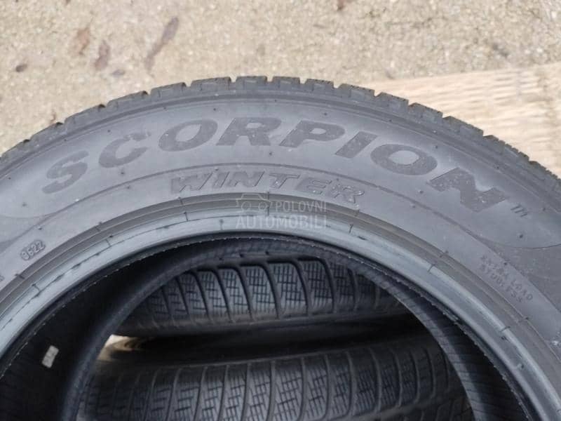 Pirelli 235/60 R18 Zimska