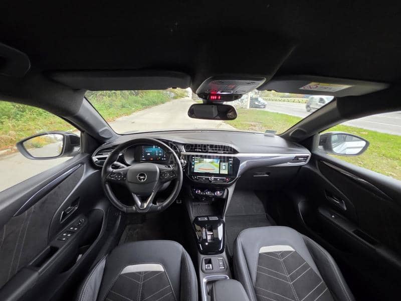 Opel Corsa F 1.2 AT8 ULTIMATE