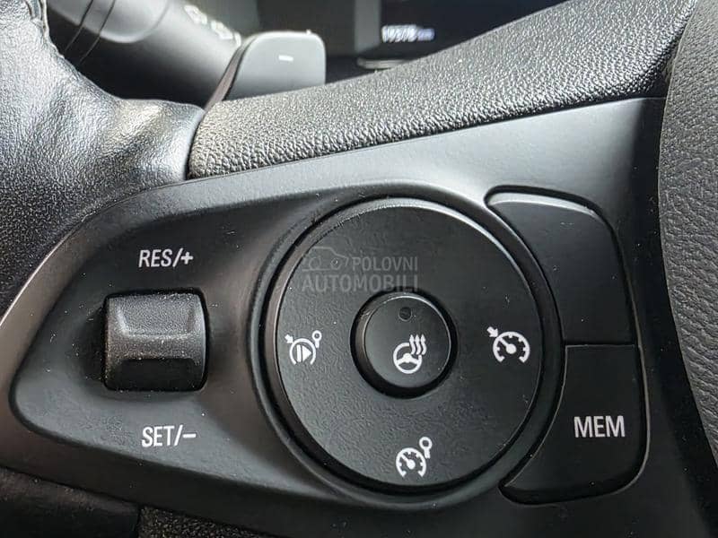 Opel Corsa F 1.2 AT8 ULTIMATE