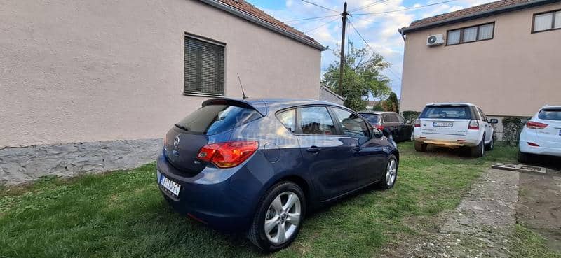 Opel Astra J 1.7CDTI