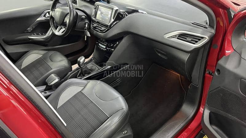 Peugeot 2008 A L L U R E 1/1