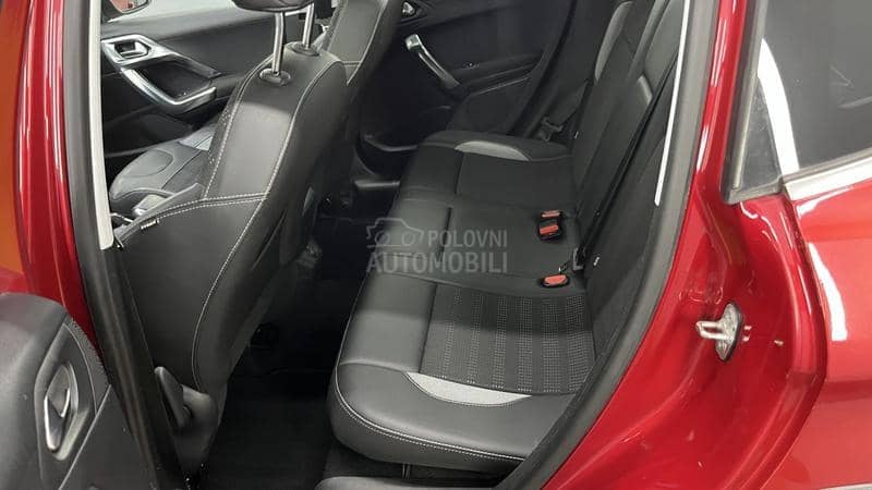 Peugeot 2008 A L L U R E 1/1