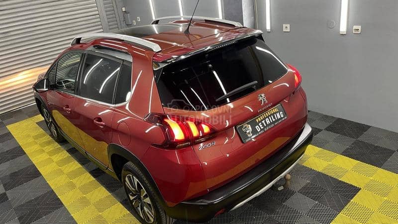 Peugeot 2008 A L L U R E 1/1