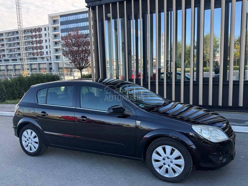 Opel Astra H 1.9 CDTi CH