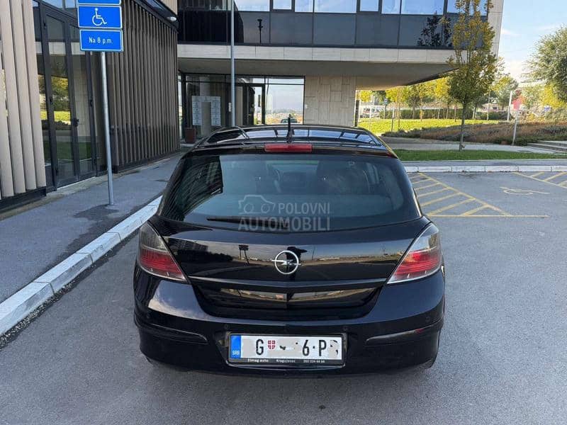 Opel Astra H 1.9 CDTi CH