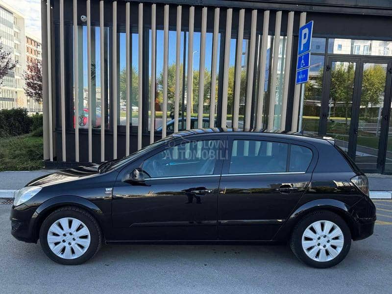Opel Astra H 1.9 CDTi CH