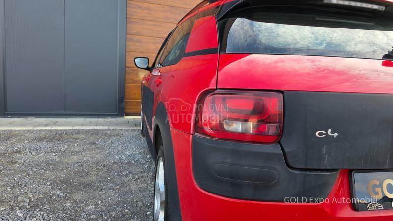 Citroen C4 Cactus 1.2 B AUT Ultra Red