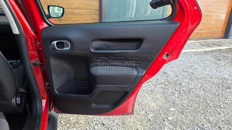 Citroen C4 Cactus 1.2 B AUT Ultra Red