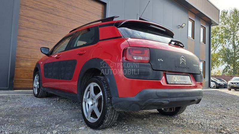 Citroen C4 Cactus 1.2 B AUT Ultra Red