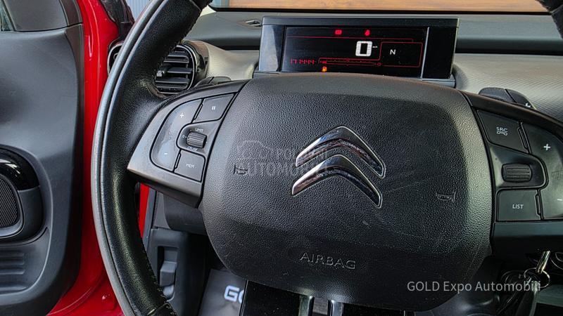 Citroen C4 Cactus 1.2 B AUT Ultra Red