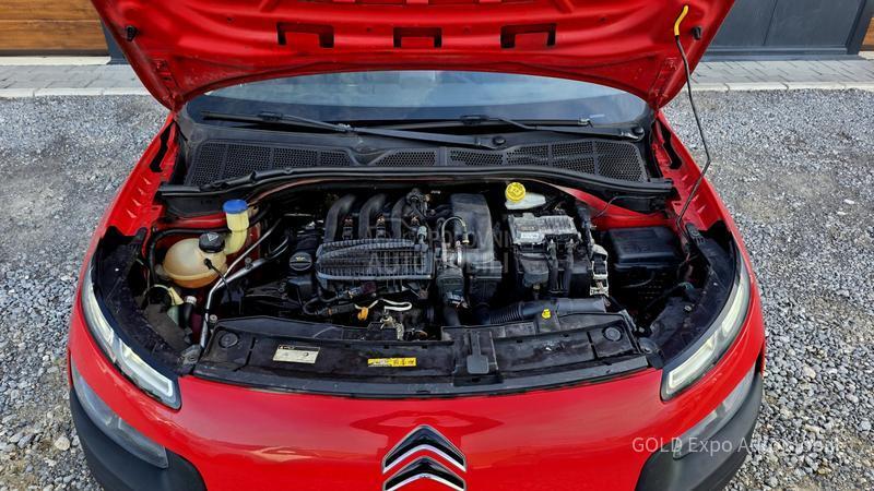 Citroen C4 Cactus 1.2 B AUT Ultra Red