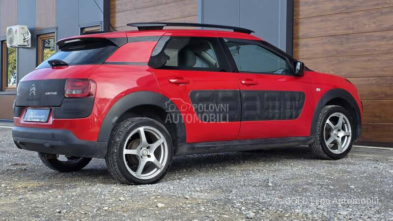 Citroen C4 Cactus 1.2 B AUT Ultra Red