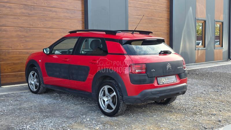 Citroen C4 Cactus 1.2 B AUT Ultra Red