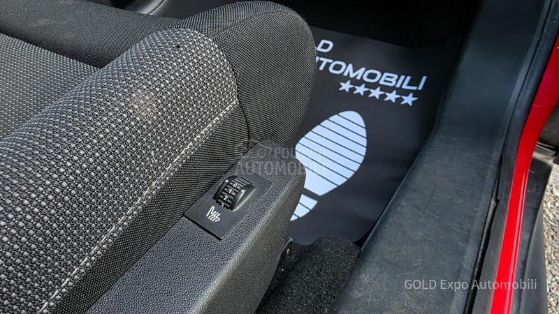 Citroen C4 Cactus 1.2 B AUT Ultra Red