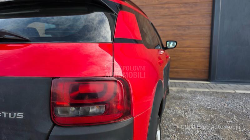 Citroen C4 Cactus 1.2 B AUT Ultra Red