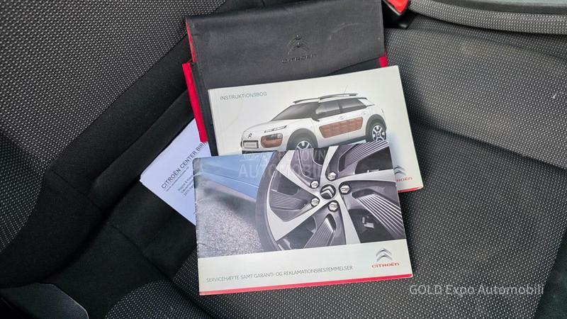 Citroen C4 Cactus 1.2 B AUT Ultra Red