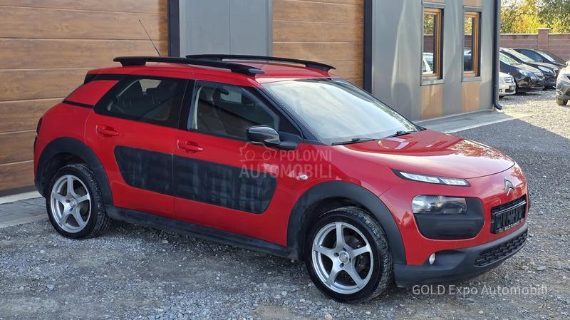 Citroen C4 Cactus 1.2 B AUT Ultra Red