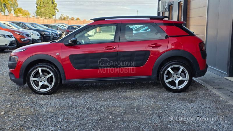 Citroen C4 Cactus 1.2 B AUT Ultra Red