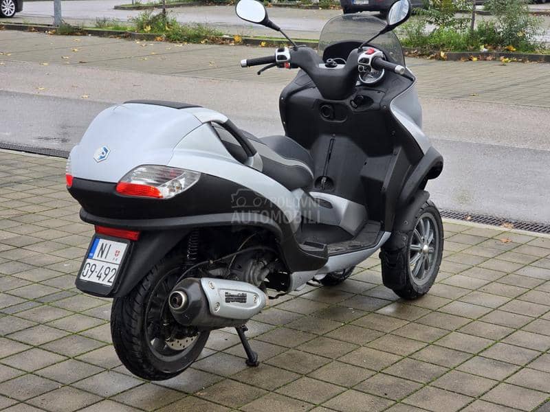 Piaggio mp3 B kategorija