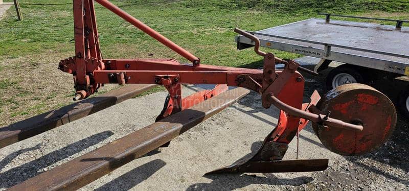 IMT Plugovi 2 i 3 brazde