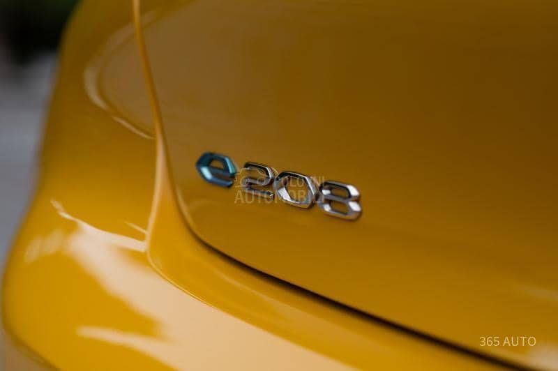 Peugeot 208 GT/360/LED