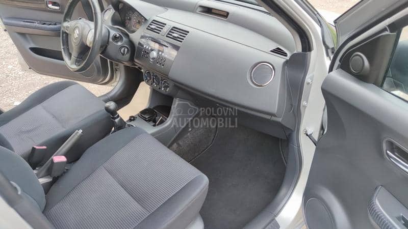 Suzuki Swift 1.3 i 4x4
