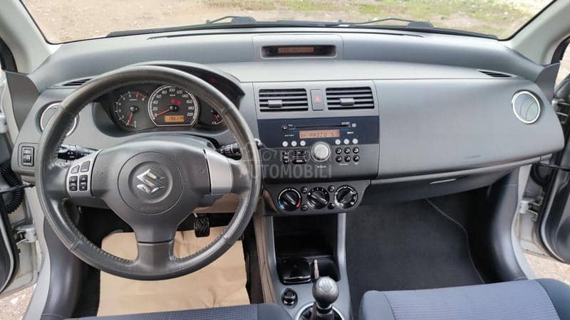 Suzuki Swift 1.3 i 4x4