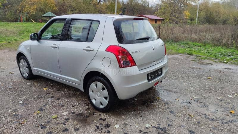 Suzuki Swift 1.3 i 4x4