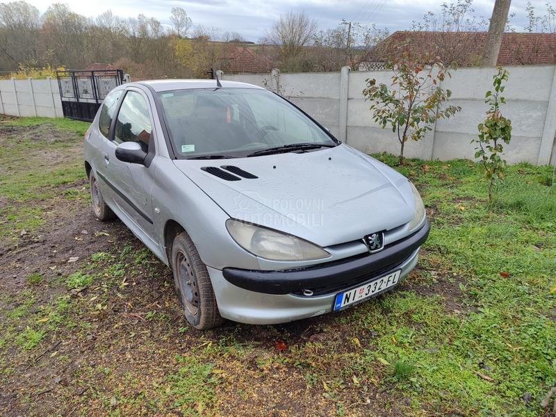 Peugeot 206 1.1