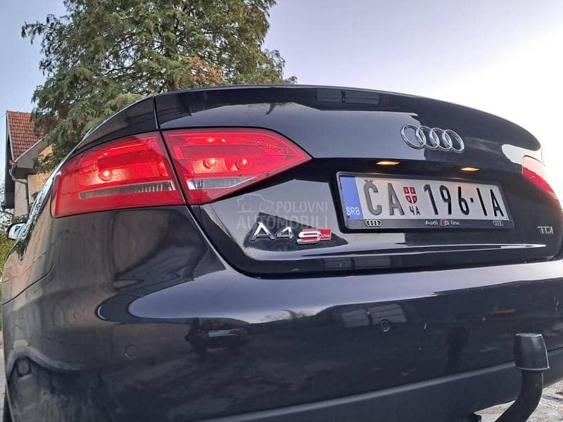 Audi A4 2.0 TDi //S Line