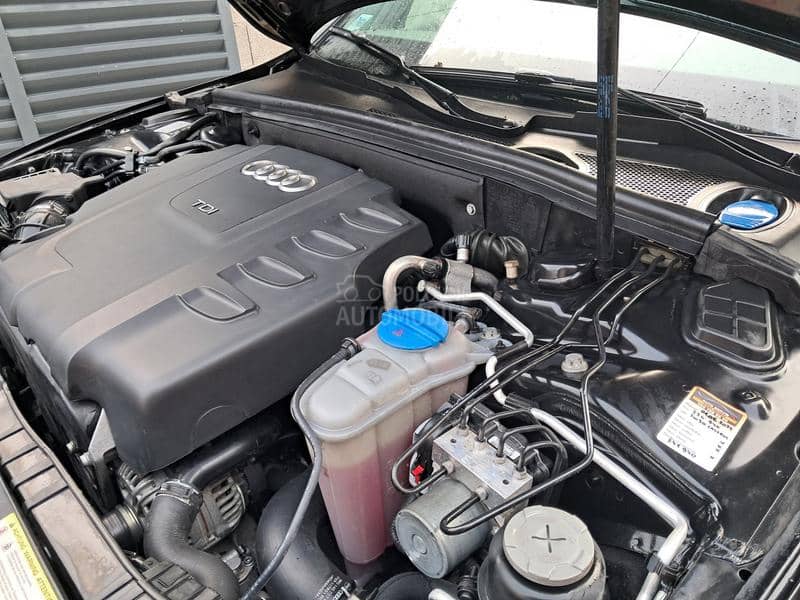 Audi A4 2.0 TDi //S Line