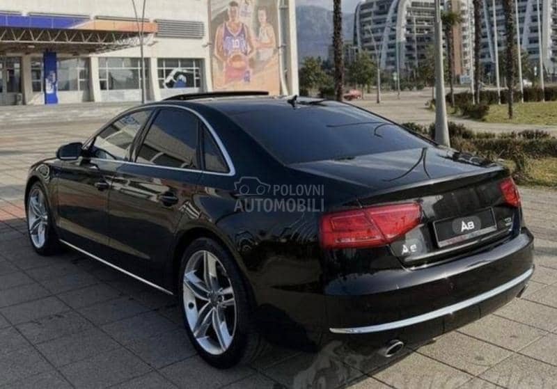 Audi A8 2012. god. -  kompletan auto u delovima