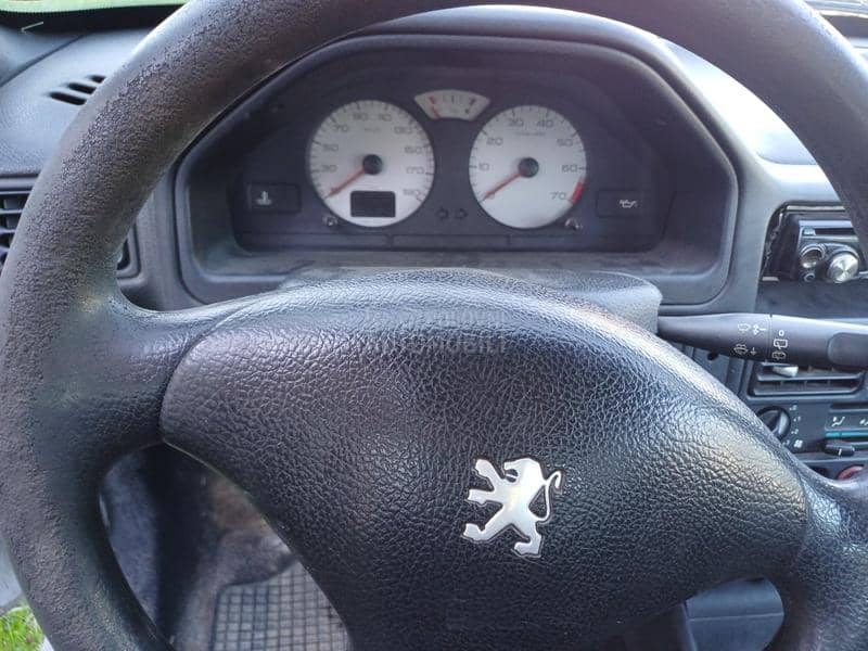 Peugeot 106 