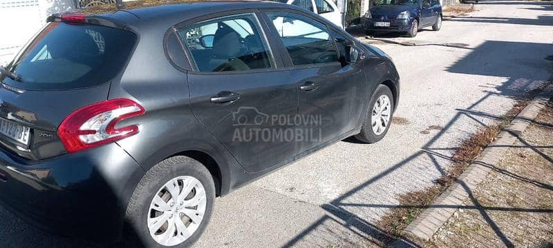 Peugeot 208 1.2