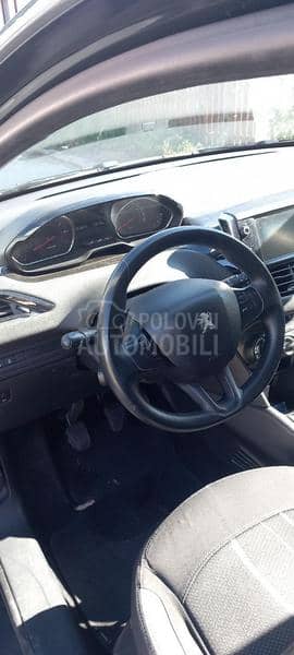 Peugeot 208 1.2
