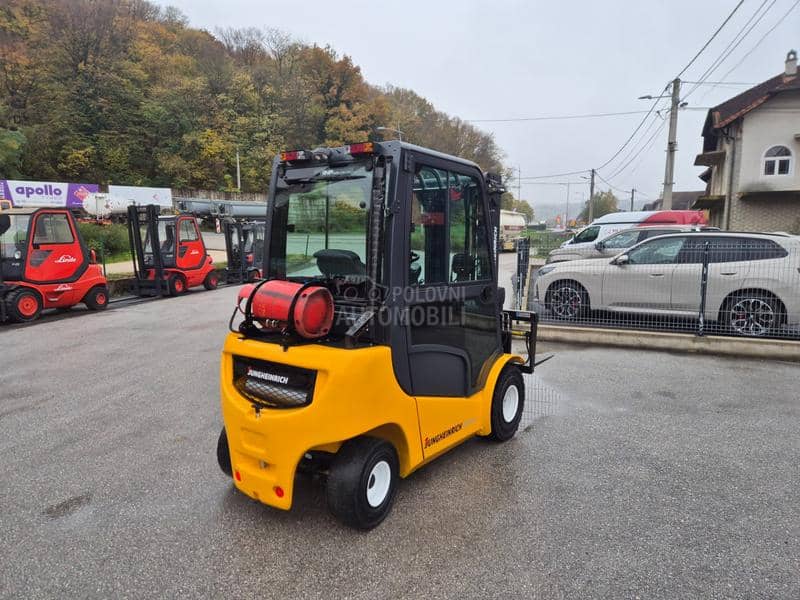 Jungheinrich EFG 425 Triplex