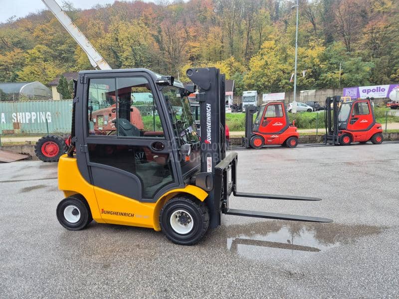 Jungheinrich EFG 425 Triplex