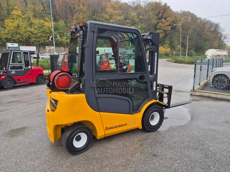 Jungheinrich EFG 425 Triplex