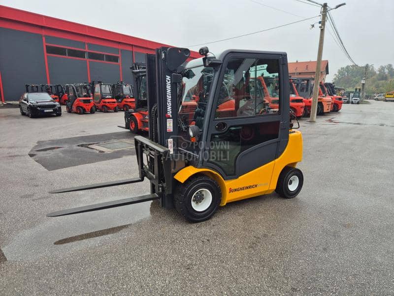 Jungheinrich EFG 425 Triplex