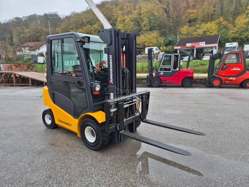 Jungheinrich EFG 425 Triplex