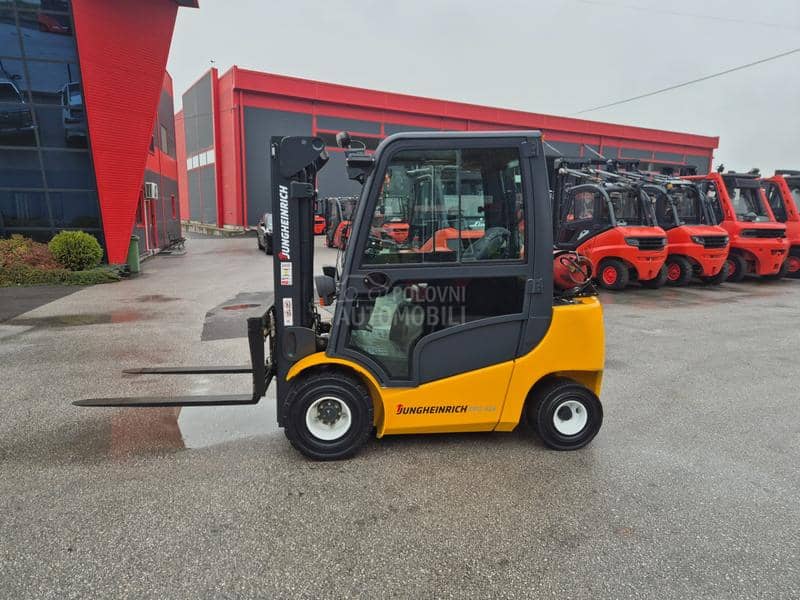 Jungheinrich EFG 425 Triplex