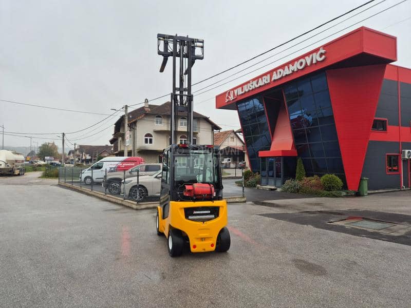 Jungheinrich EFG 425 Triplex