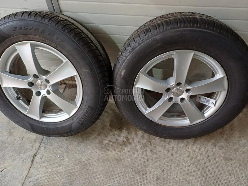 Pirelli 235/65 R17 Zimska