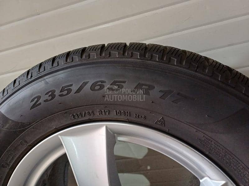 Pirelli 235/65 R17 Zimska
