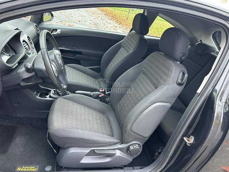 Opel Corsa D 1.4  B E N Z I N