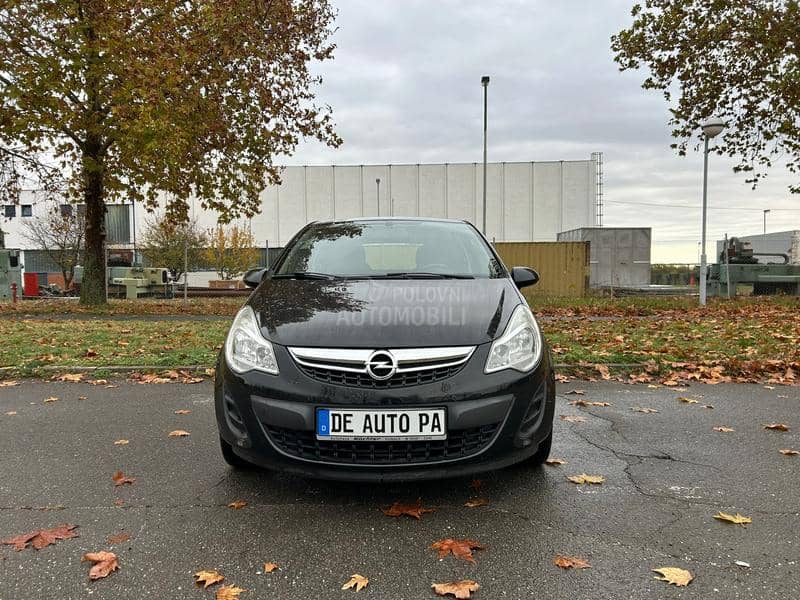 Opel Corsa D 1.4  B E N Z I N