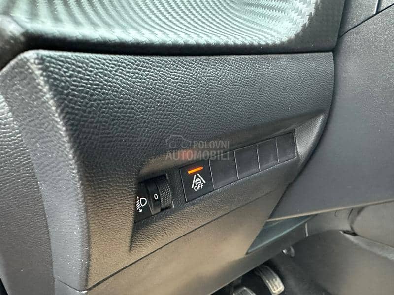 Peugeot 2008 BUSINES 130 V.SERV